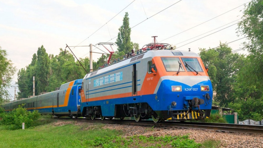 Бараны на путях стали причиной экстренного торможения поезда Уральск – Алматы