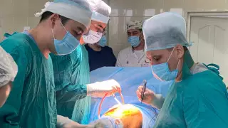 Упавшего с восьмого этажа парня спасли алматинские врачи