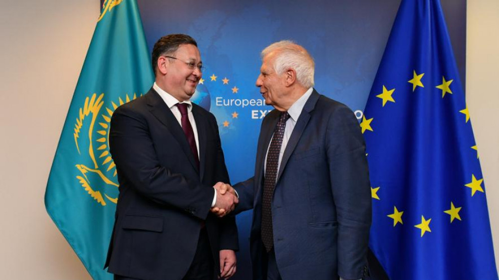 Глава МИД Казахстана встретился с высокопоставленными представителями ЕС