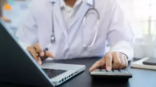 Возврат неиспользованных денег за ОСМС: министр ответила на предложение депутатов