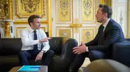 Макрон призвал Маска "выбрать Францию"