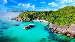 Конкурент Таиланда? Казахстанцы смогут посещать без визы еще одну страну