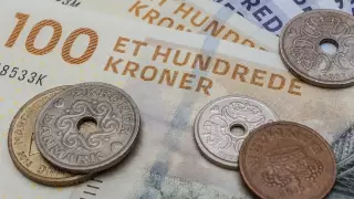 И это деньги? 6 самых странных купюр и монет в мире