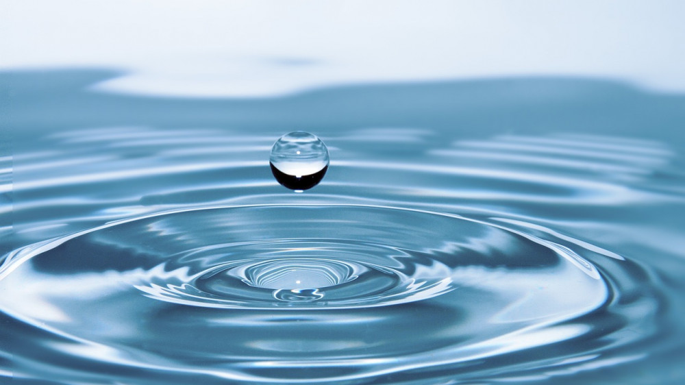 Популярный миф о воде развеяла биохимик