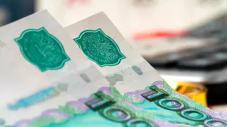 Банкам хотят разрешить вывезти рубли из Казахстана