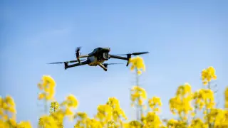 Министра Жамаубаева спросили о поставке дронов в Россию через Казахстан