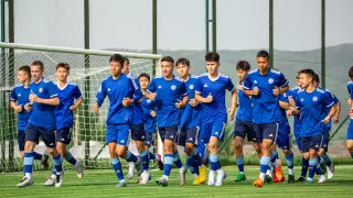 Разгромом завершился футбольный матч Казахстана и России