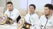 Боксерам-триумфаторам в Астане вручили ключи от трехкомнатных квартир