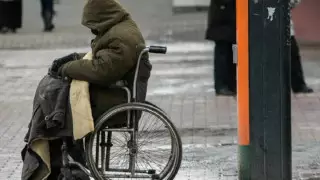 Пенсионерку с инвалидностью удерживали в рабстве и заставляли просить милостыню в Алматы