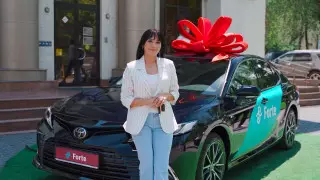 Новую Toyota Camry выиграла жительница Семея у ForteBank
