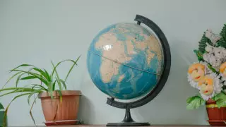 "60 тысяч в месяц". Актауские родители не могут найти бесплатную школу