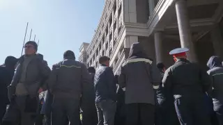 К каким договоренностям пришли по безработным из Жанаозена, ответил Саткалиев