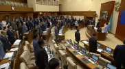 Заседание Мажилиса началось с минуты молчания