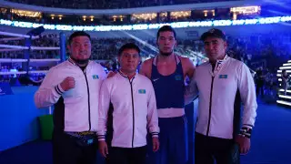 За триумф на ЧМ-2023 тренеру сборной Казахстана подарили автомобиль