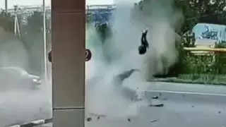 "Вылетел и сделал сальто": врачи рассказали о состоянии водителя