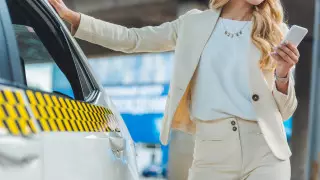 Пассажирка обокрала таксиста в Астане