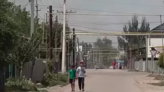 "Купил чупа-чупс, целовал в лицо". Девочка рассказала о своем похищении в Алматинской области