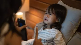 Стало известно, как раннее использование смартфона влияет на психику