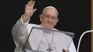 Операция Папы Франциска прошла без осложнений - Ватикан