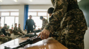 С танцпола - в военкомат. Законны ли облавы на призывников в Казахстане
