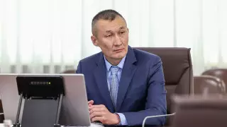 Смаилов представил коллективу МЧС нового министра