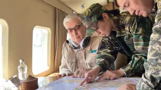 Токаев облетел на вертолете пострадавшие от пожаров территории в Абайской области