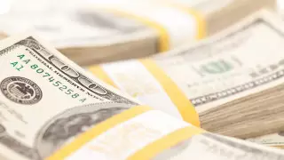 Курс доллара растет на торгах