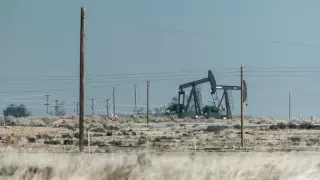 Мировые цены на нефть растут после сильного падения