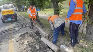 Зачем на проспекте Аль-Фараби в Алматы "меняют" бордюры, объяснил подрядчик