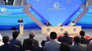 Дети и подростки, по сути, воспитываются социальными сетями - Токаев