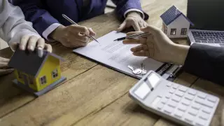 Казахстанцы пожаловались на внезапное прекращение выплат субсидий на аренду жилья