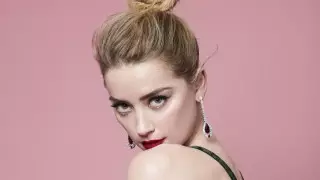 Эмбер Херд впервые вышла на красную дорожку после скандального развода с Джонни Деппом