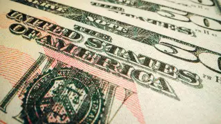 Доллар ощутимо подорожал к тенге за выходные