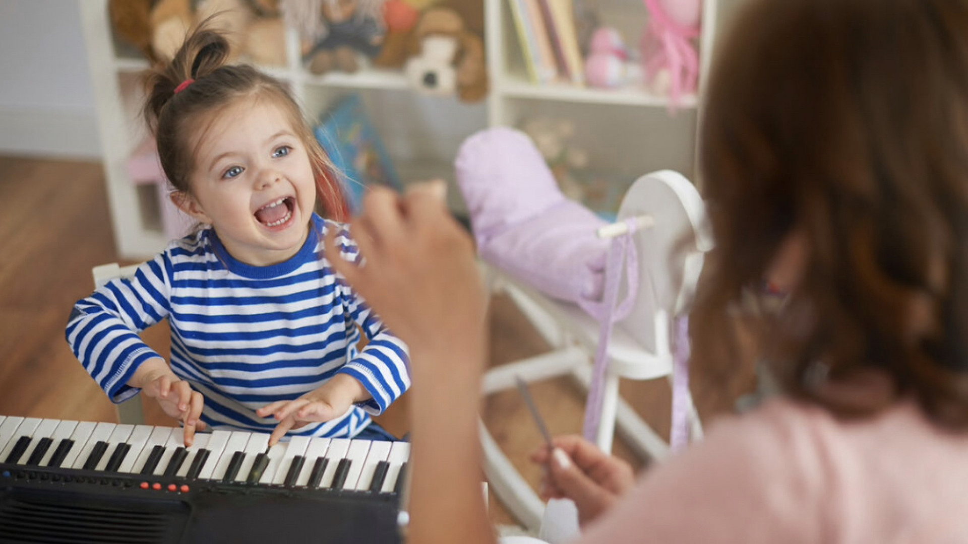 Пение для детей 3. Занятия вокалом с малышами. Студия вокала для детей. Уроки вокала. Урок вокала дети инвалиды.