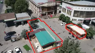 Летнее кафе с киоском сносят в Алматы