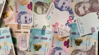 Полный запрет наличных денег могут ввести в Украине