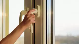 В Астане трехлетний ребенок упал с 17-го этажа