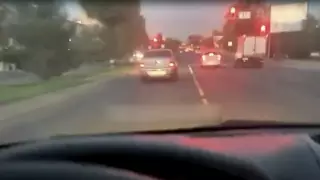 Молодые люди устроили беспредел на дороге в Шымкенте