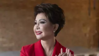 "Апай, мы вас пропустим, но...". Роза Рымбаева рассказала о конфузе в аэропорту Астаны