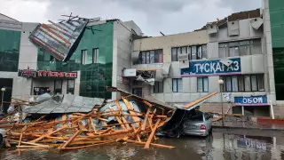 Кровля торгового дома обвалилась в Павлодаре