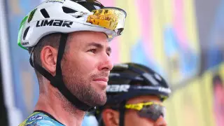 Звездный лидер "Астаны" сошел с дистанции на "Тур де Франс"