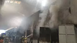 Пожар произошел на рынке в Алматы