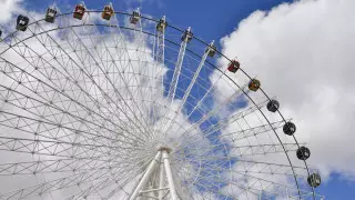 На дорогие аттракционы пожаловались родители в Алматы