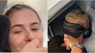 Туристу пришлось спать на полу самолета, чтобы его девушка летела в комфорте