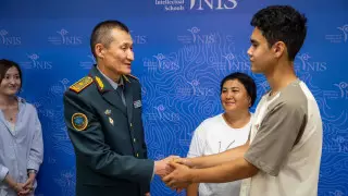 Подросток, спасший тонувшего в котловане ребенка, получил награду