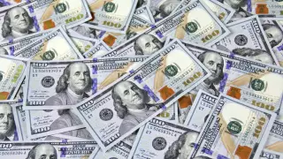 Денежный дождь "пошел" во время "беташара" в Мангистауской области