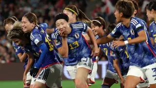 Вид раздевалки, которую оставили после себя японские футболистки, впечатлил ФИФА