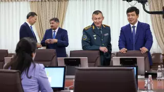 Кабмин уложился в 18 минут после недельного перерыва