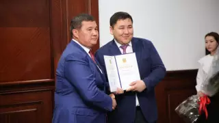 Замакима Кызылординской области почетно проводили спустя 3 месяца после назначения