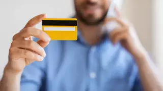 Карагандинец установил на телефон две программы и лишился 11 миллионов тенге